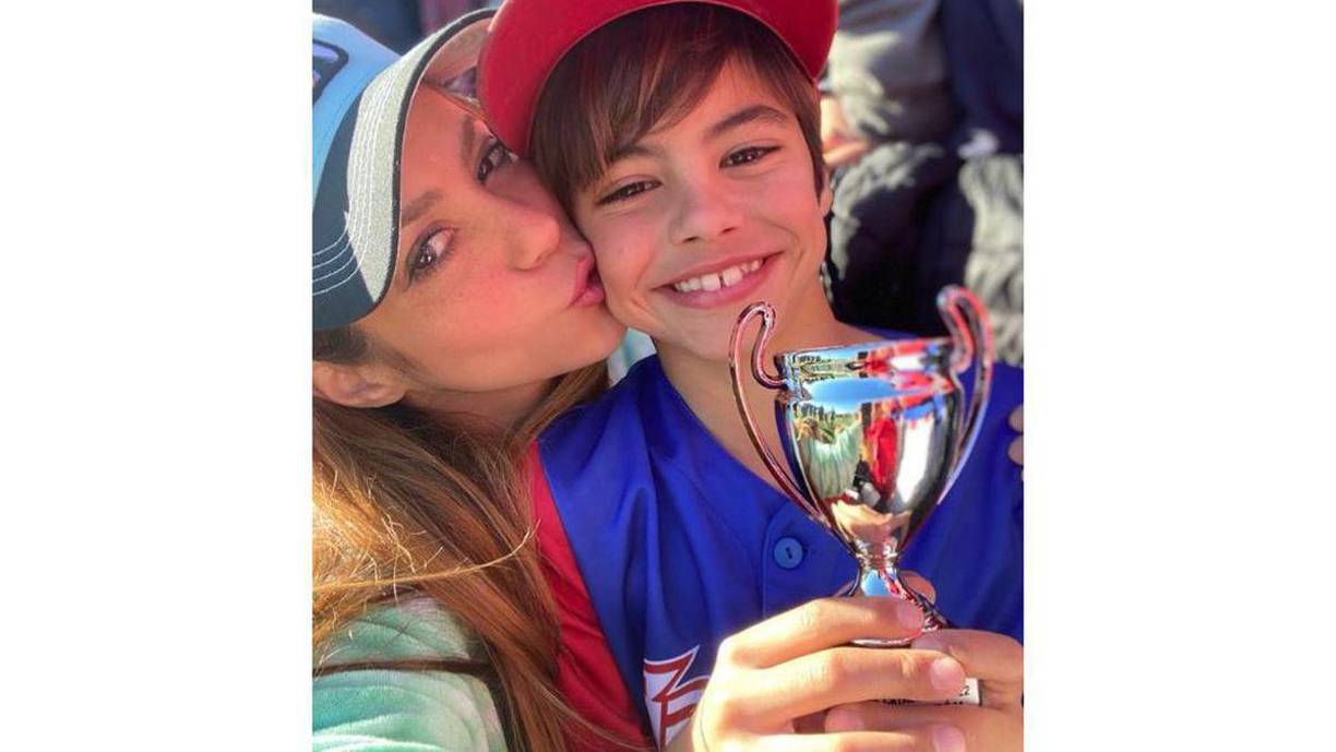 Finalmente, Jordi Martin comentó que, al finalizar el partido de Milan, Shakira y Piqué protagonizaron un incómodo momento al encontrarse en el estacionamiento para que los dos pequeños se fueran con su padre.