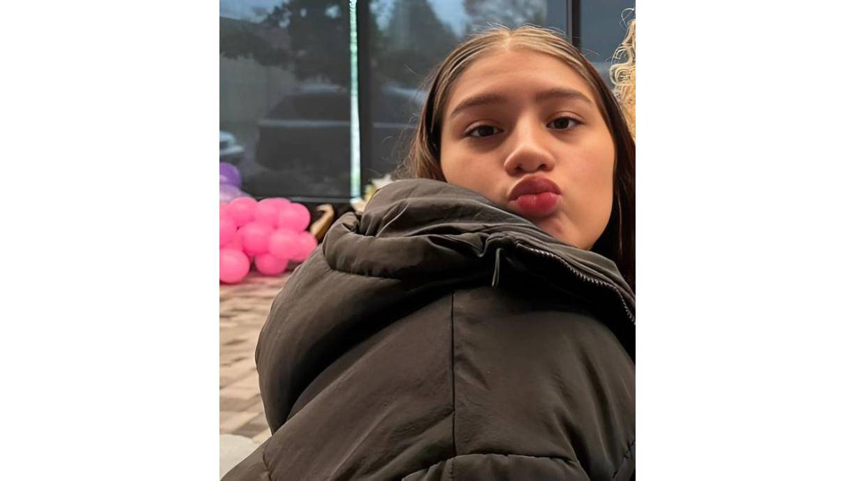 La noche del incidente, Naomi había salido con amigas a las 9:30 p.m. y más tarde contactó a su madre para pedirle dinero para gasolina, pero finalmente devolvió el monto al haber encontrado otro transporte. 