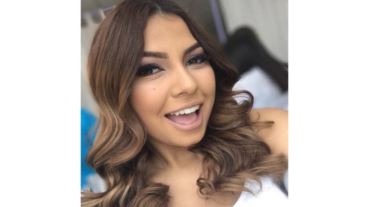 Proceso de solicitud El proceso de naturalización incluye los siguientes pasos: 1. Presentar el Formulario N-400: Completar y enviar el formulario de solicitud de naturalización al USCIS. 2. Cita de biometría: Asistir a la toma de huellas digitales y otros procedimientos de identificación y otros. Aquí puede ampliar más sobre los pasos a seguir: https://www.uscis.gov/citizenship. 