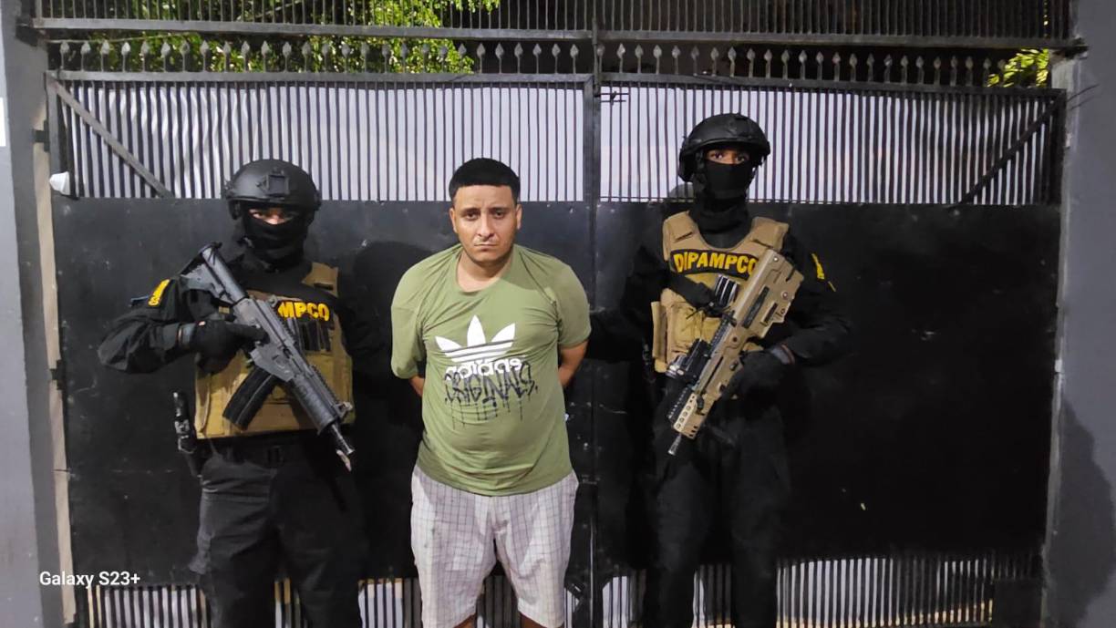 Detenido por el delito de robo en el barrio El Centro, San Pedro Sula, Cortés, en fecha 10/07/2017.