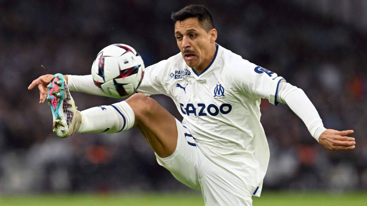 Alexis Sánchez - El delantero chileno es pretendido por Arabia Saudita. Según informa Fabrizio Romano, el Al-Fateh le ha hecho una oferta al atacante del Marsella en el que le ofrece 10 millones de euros y un contrato hasta 2024.