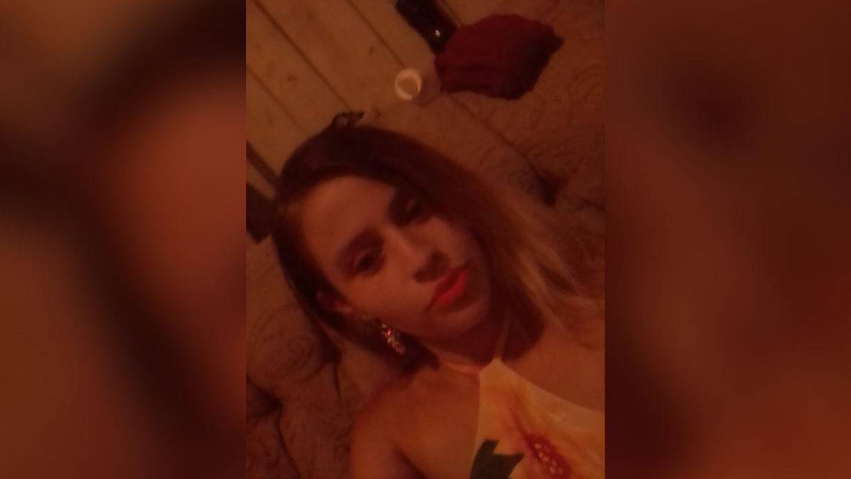 También mencionaron que era madre de una bebé recién nacida. 