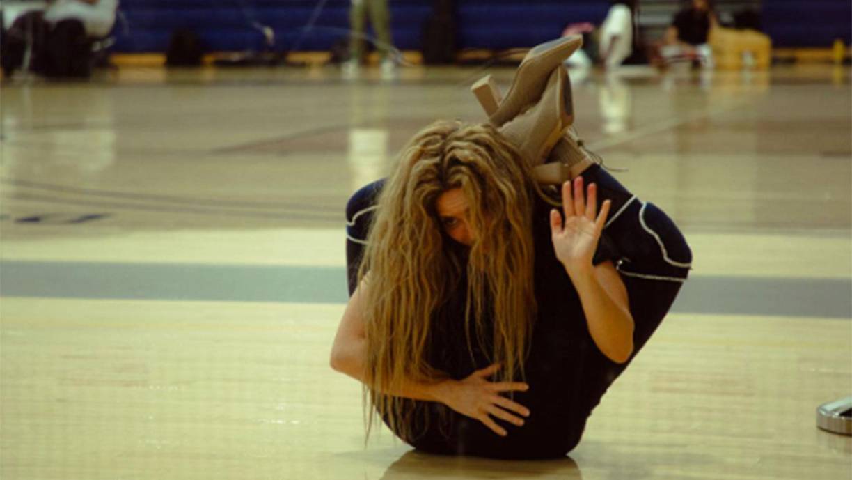 Su actuación musical en la gala se estima goce de alta audiencia, tanto así que por primera vez en su historia la televisora MTV cedió el permiso para que Televisa y Univision transmitan también la premiación.