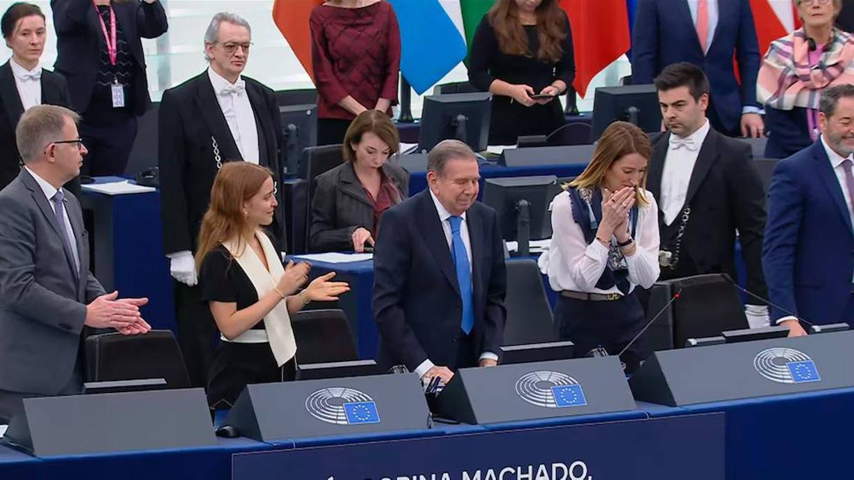 También el Secretario general de la Organización de Estados Americanos (OEA), Luis Almagro, reiteró en Guatemala su respaldo a González Urrutia.