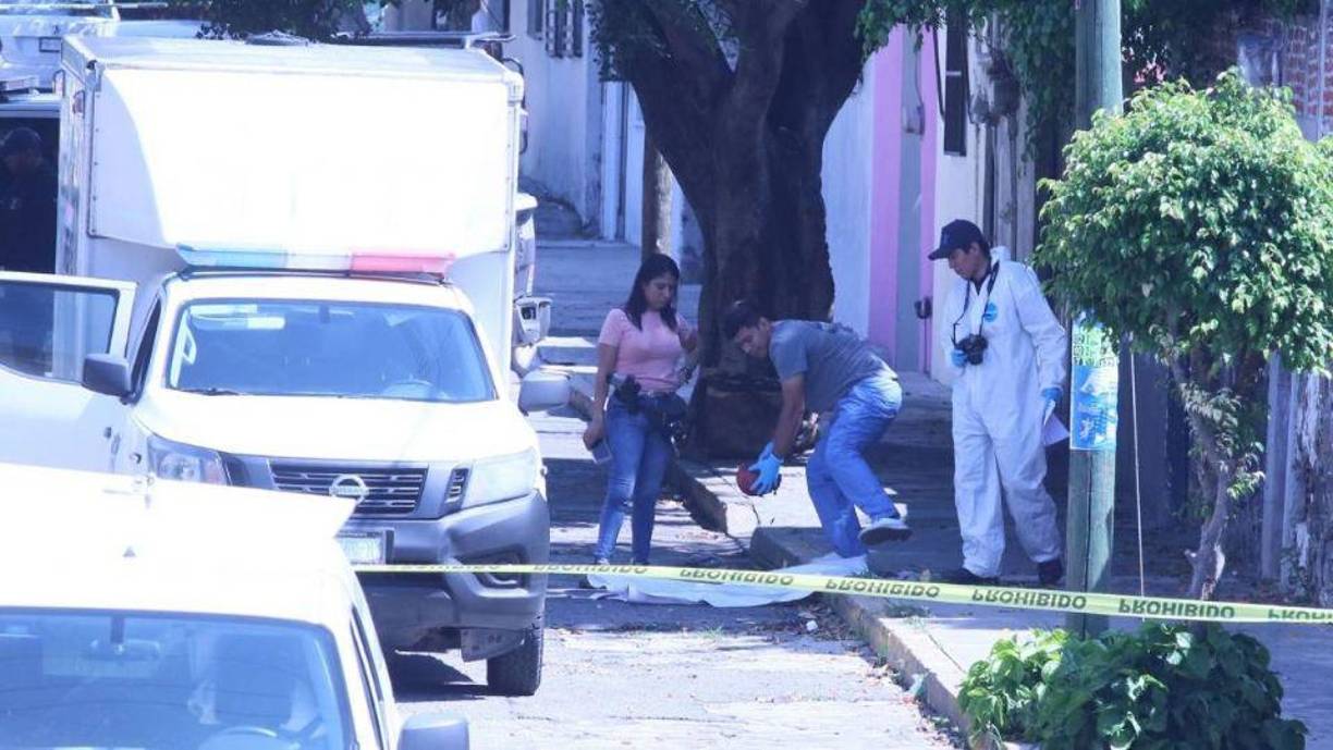 En 2010, Ana Karen Cuevas, pareja del jefe de plaza de Los Zetas en Hidalgo, Hernán Ramos, alias "La Calaca", fue una de las fundadoras de "Las Cachorras". Sin embargo, en 2012, Ana Karen Cuevas y otra de las fundadoras, Verónica Nájera, quienes se dedicaban al secuestro y asesinato de rivales de Los Zetas, fueron detenidas.