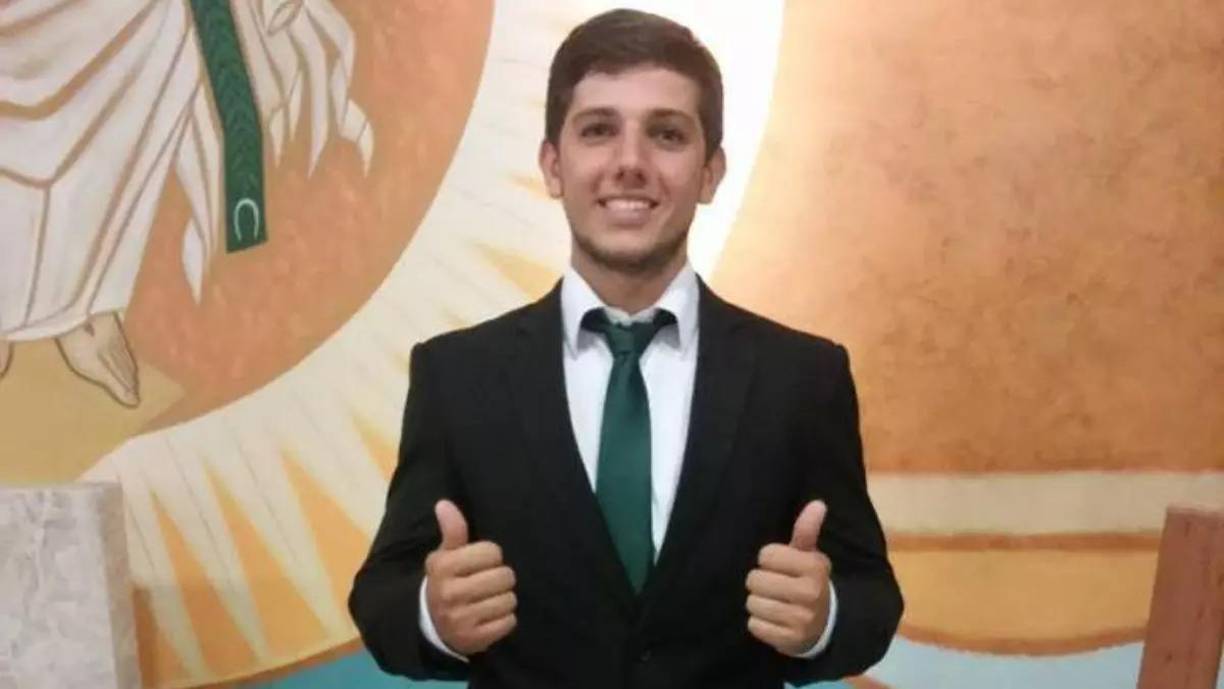 En un comunicado, las autoridades locales expresaron su pesar: “Era una persona admirable, cuya vida conmovió a todos los que tuvieron el privilegio de conocerlo. Su partida deja un vacío irreparable en nuestras vidas y en nuestros corazones.”