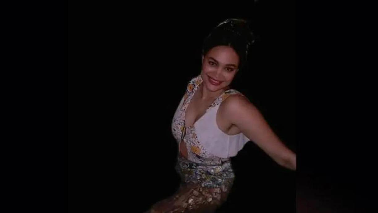 Según confirmó TMZ, agentes del orden realizaron un control de bienestar dentro del departamento de Banks en Los Ángeles, en el que vive junto a su marido. Durante la investigación encontraron sus pertenencias, sin embargo, no había ninguna señal de la actriz por ninguna parte.