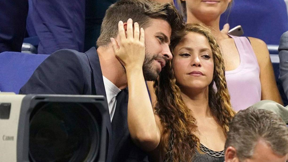 Además, la periodista destaca que la actual relación entre la artista y el jugador del Barcelona sería muy mala, y que el defensa catalán llevaría tres meses viviendo solo.