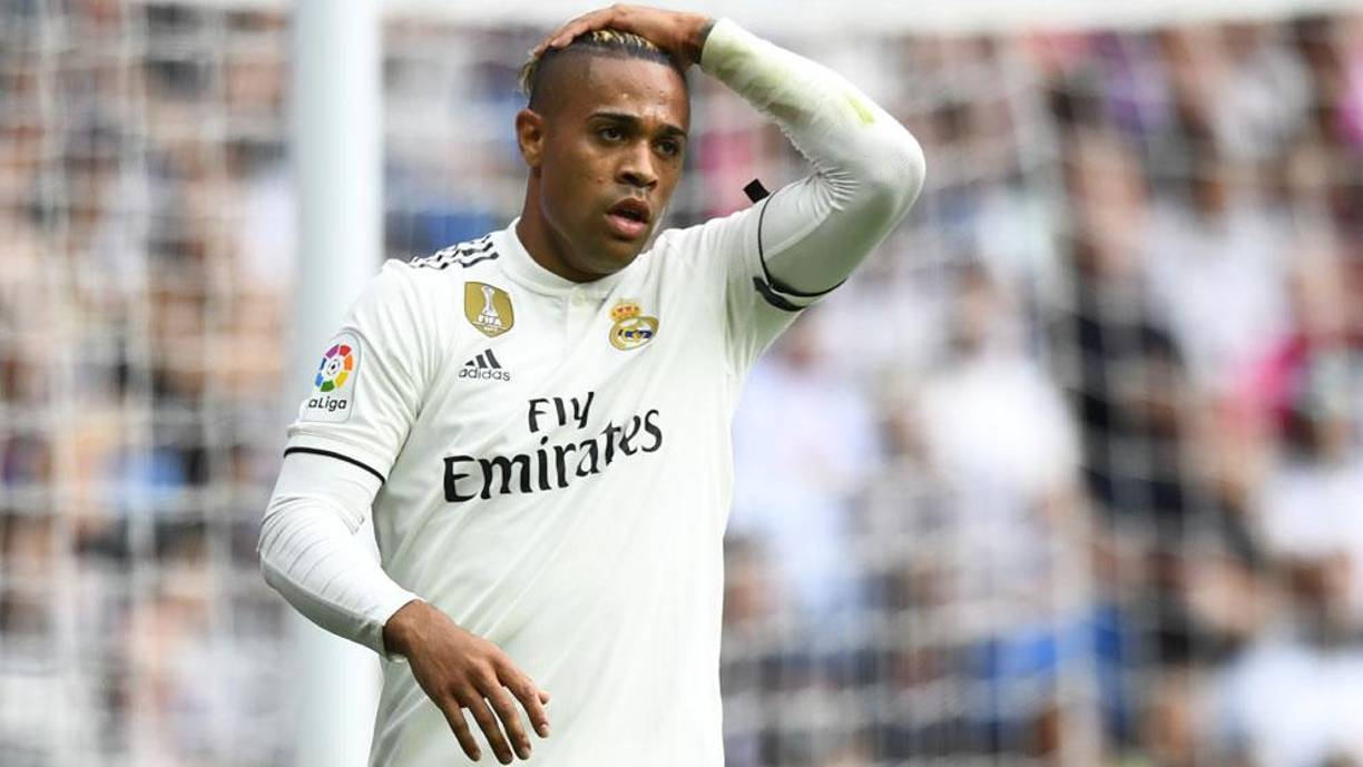 El delantero Mariano Díaz tampoco entra en los planes del Real Madrid de cara a la próxima campaña.