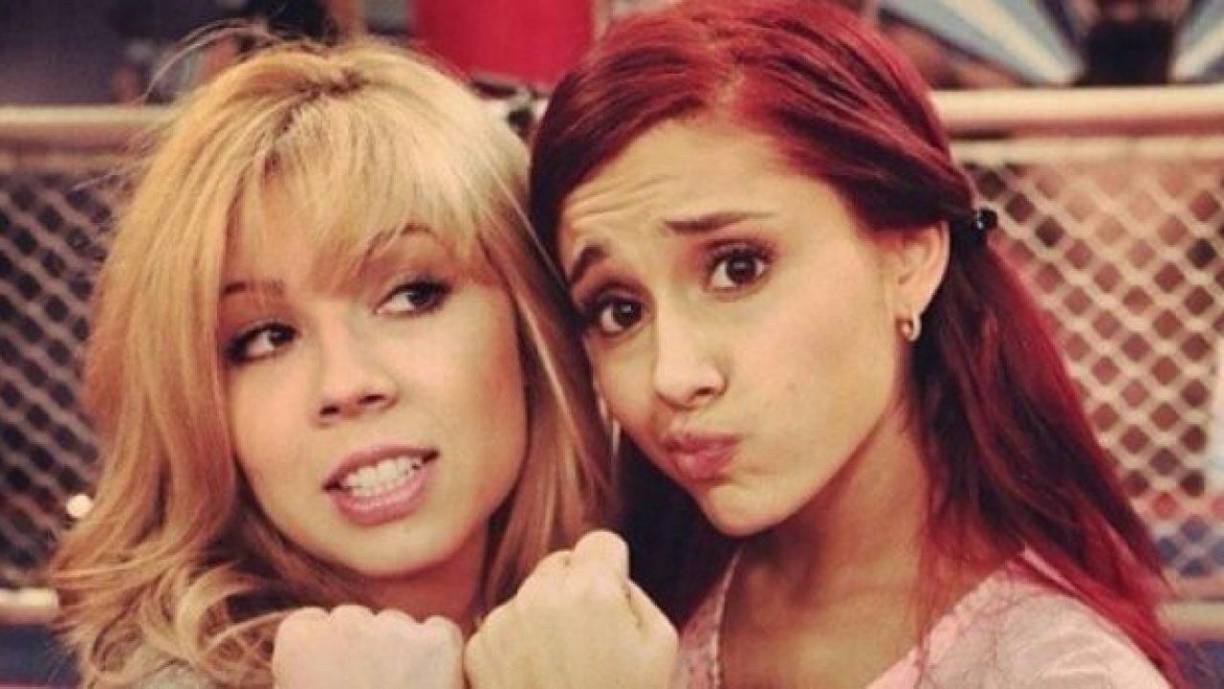 En el nuevo texto, la estrella de la televisión admitió haber sentido celos de su colega, después de que su floreciente carrera como cantante despuntara en una temporada en 2013, mientras ella debía quedarse en el estudio de grabación cubriendo sus faltas.