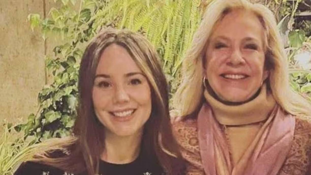 En la última parte de su mensaje, Camila Sodi compartió una reflexión sobre la universalidad del duelo y la importancia de la compañía en los momentos de pérdida.<i><b> “Todos hemos o vamos a perder a alguien que amamos y es hermoso acompañarnos...”, concluyó.</b></i> Esta frase resonó con muchos de sus seguidores, quienes no dudaron en enviarle mensajes de apoyo y solidaridad en las redes sociales.