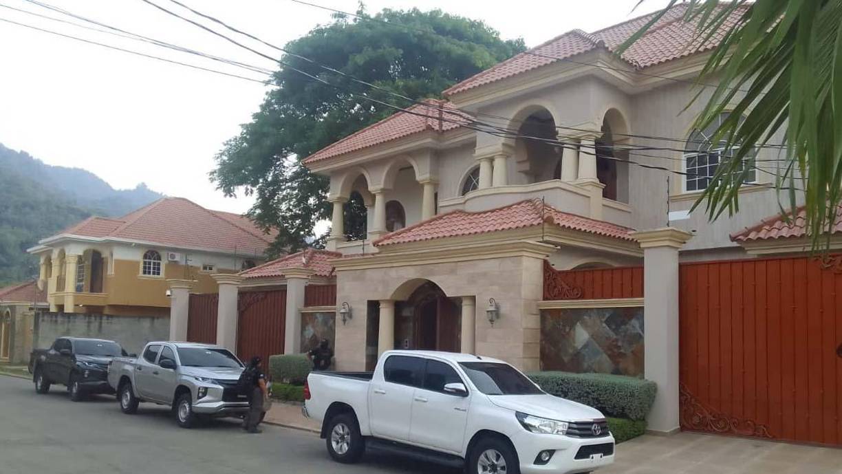 Según los hallazgos de la investigación tiene fuertes nexos con varios líderes de las estructuras criminales del narcotráfico que hoy están condenados en los Estados Unido.