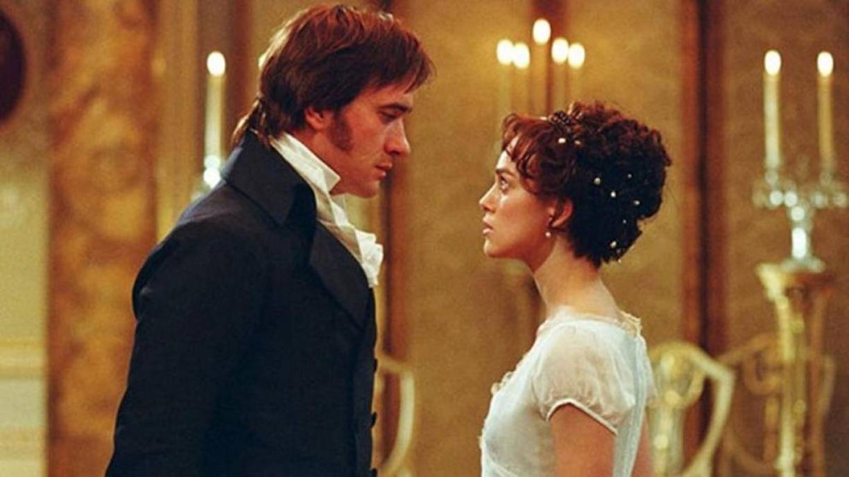 A lo largo de los años se han realizado muchas adaptaciones emblemáticas de Orgullo y prejuicio , incluida una película con Keira Knightley y Matthew Macfadyen en 2005 y la versión de la BBC 10 años antes protagonizada por Colin Firth y Jennifer Ehle. La película de Knightley se agregó recientemente a la biblioteca de Netflix.