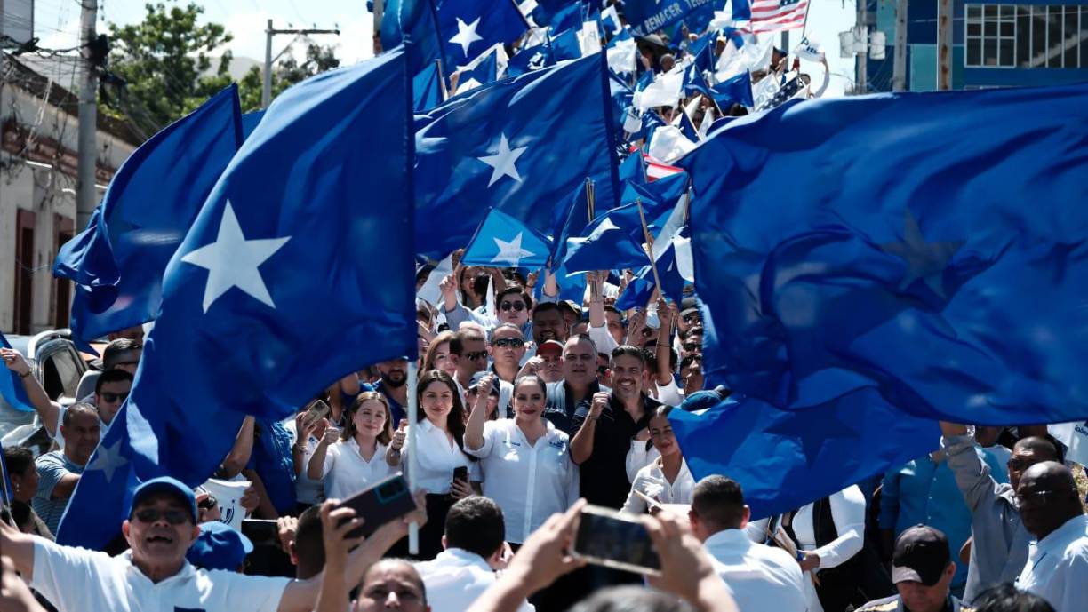 “Algunos no creían en mí como precandidata presidencial, pero hoy tienen miedo porque saben que vamos a ganar y a sacar adelante a Honduras. No hay tiempo que perder”, expresó García 
