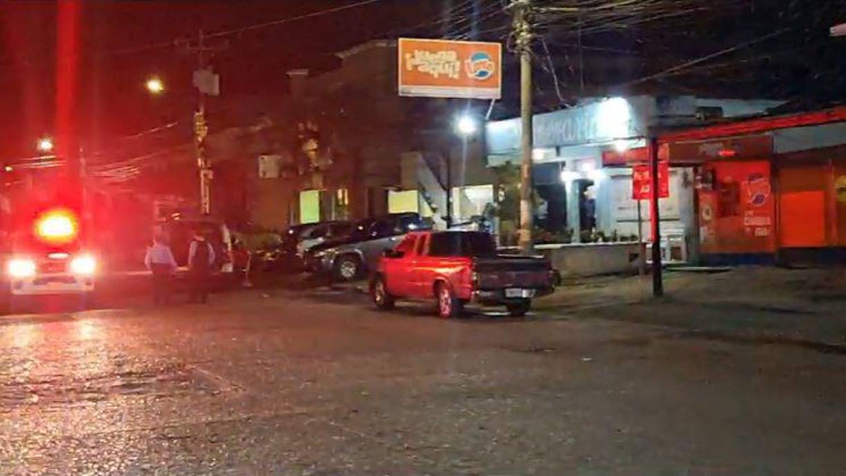 De acuerdo con los relatos de testigos, desconocidos llegaron al lugar y comenzaron a dispararle sin mediar palabra.