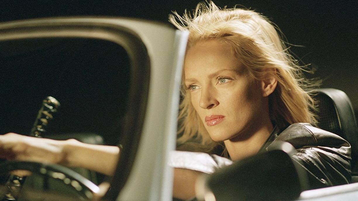 “He concebido a mis mágicos y hermosos hijos con hombres a los que he amado y en quienes he confiado lo suficiente como para traer a un niño a este mundo. No me arrepiento de mi camino. Aplaudo y apoyo a las mujeres que escogen otras opciones. El aborto que viví de adolescente fue la decisión más dura de mi vida, que me causó angustia y a que a día de hoy aún me entristece, pero fue el camino a la vida llena de alegría y amor que he experimentado. Elegir no continuar ese temprano embarazo me permitió crecer y convertirme en la clase de madre que quería y necesitaba ser”.