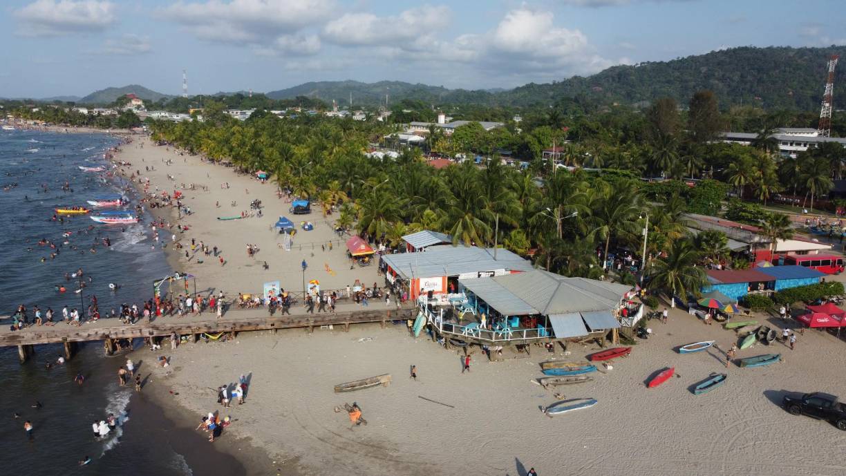 La ciudad de Tela es uno de los destinos más visitados en Honduras en temporada de verano, Feriado Morazánico y fines de semana. 