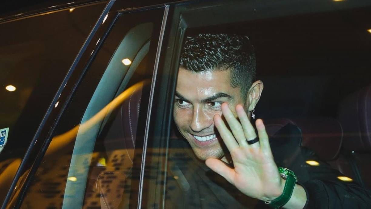 Cristiano Ronaldo vuelve a estar en el ojo del huracán por su vida amorosa. Ahora salió a la luz pública lo que hizo para conocer a una famosa cantante.