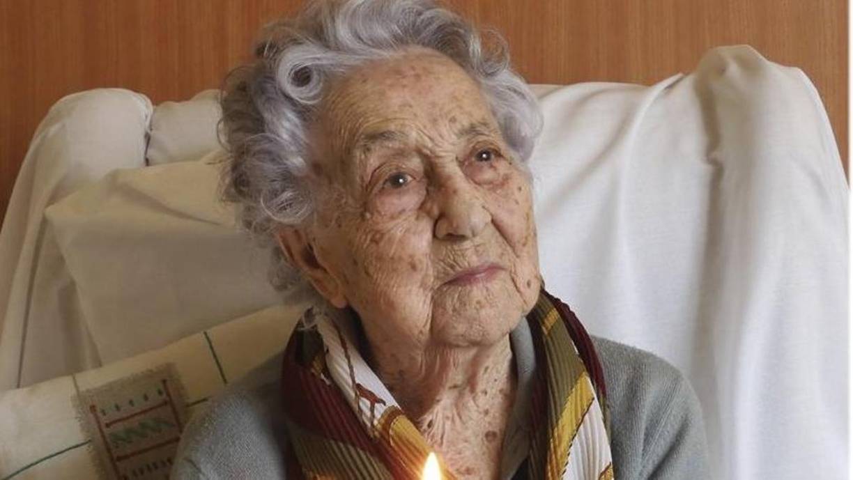 María, cuyos restos fueron incinerados este martes, ‘se apagó durmiendo, que era lo que ella quería y lo que queremos todos’, afirmó Rosa Moret, la hija menor de María, quien tiene 80 años.