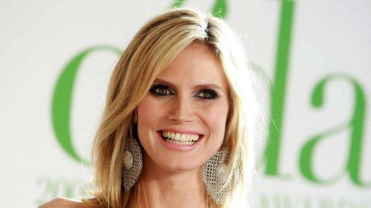 La modelo alemana Heidi Klum saltó a la fama gracias a su belleza y al imagen de la marca Victoria’s Secret. Pero también es reconocida en todo el mundo por los increíbles disfraces con los que sorprende cada año para celebrar Halloween. 