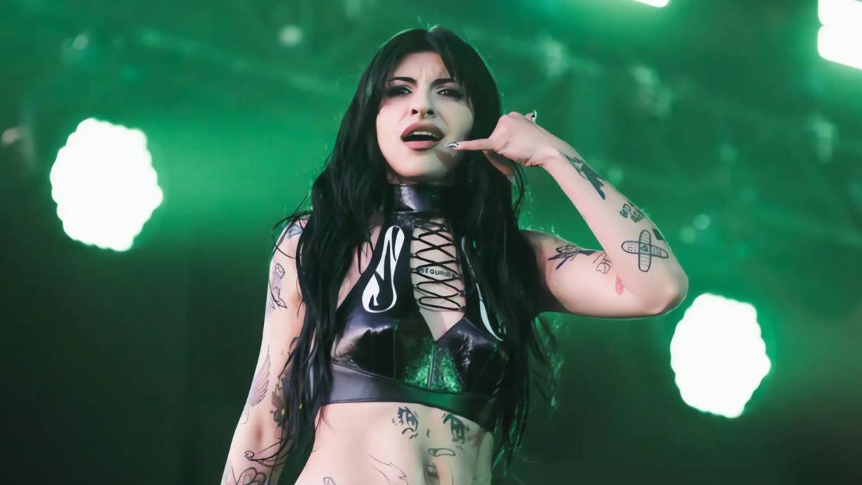 También fue productor en “Nena Trampa”, uno de los discos que resultaron clave para catapultar la carrera de Julieta Cazzucheli, conocida artísticamente como Cazzu.