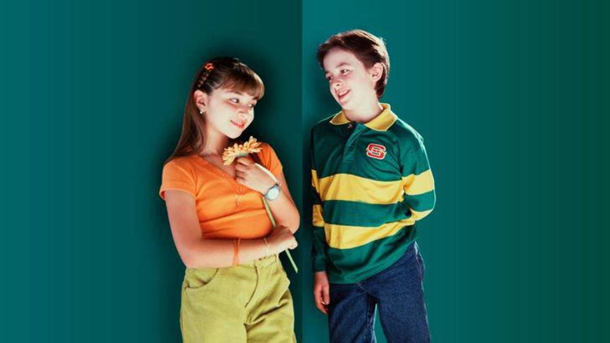 El Diario de Daniela. Esta telenovela que inició transmisiones en 1998, se narra la vida de Daniela y su cuaderno personal, en el que escribe todos sus pensamientos y secretos. En el camino, conoce a Martín y ambos comienzan a experimentar el amor con el que buscarán devolver sus vidas al sendero de la felicidad. Fue tal su éxito que, al finalizar la novela en 1999, el elenco ofreció un concierto en el estadio Azteca ante 100 mil fanáticos.