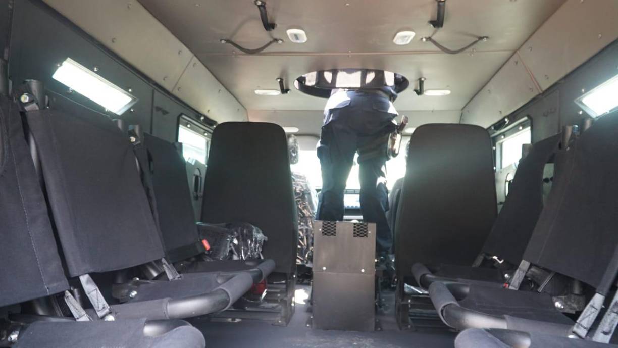 Policía exhibe en SPS cuatro Black Mamba que llegaron al país