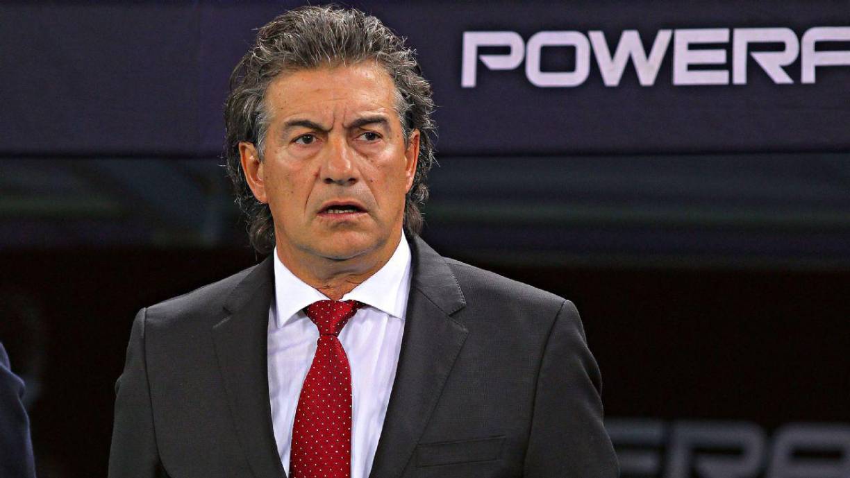 Rubén Omar Romano: El argentino ha sido el principal candidato para llegar al banquillo del Marathón pero las negociaciones se enfriaron por sus altas pretensiones salariales. 