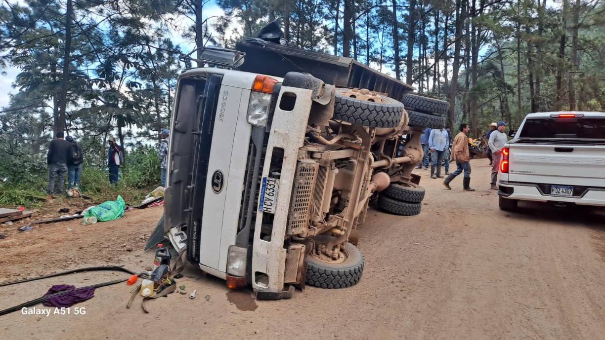Autoridades policiales anunciaron sanciones para quienes incumplan medidas de seguridad vial ya establecidas en la ley con respecto al número de personas que se pueden trasladar en vehículos tipo pick up así como camiones que trasladan, en esta temporada de cosecha, cortadores de café.