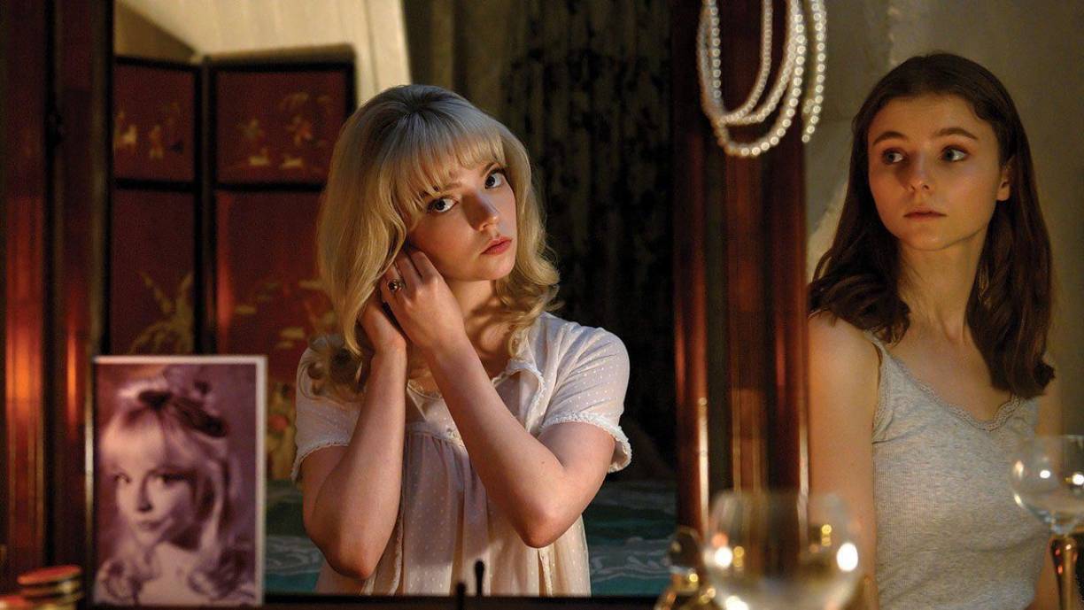 También ha participado en filmes como “Sin reservas” (2007), “La decisión más dificil” (2009), “Zombieland” (2009), “Dirty Dancing” (2017) “Definitivamente, tal vez” (2008), “Año nuevo” (2011), “Las vueltas del destino” (2013), Perfect sisters (2014), “El juego de Ender” (2013) y “Last Night in Soho” (2021).