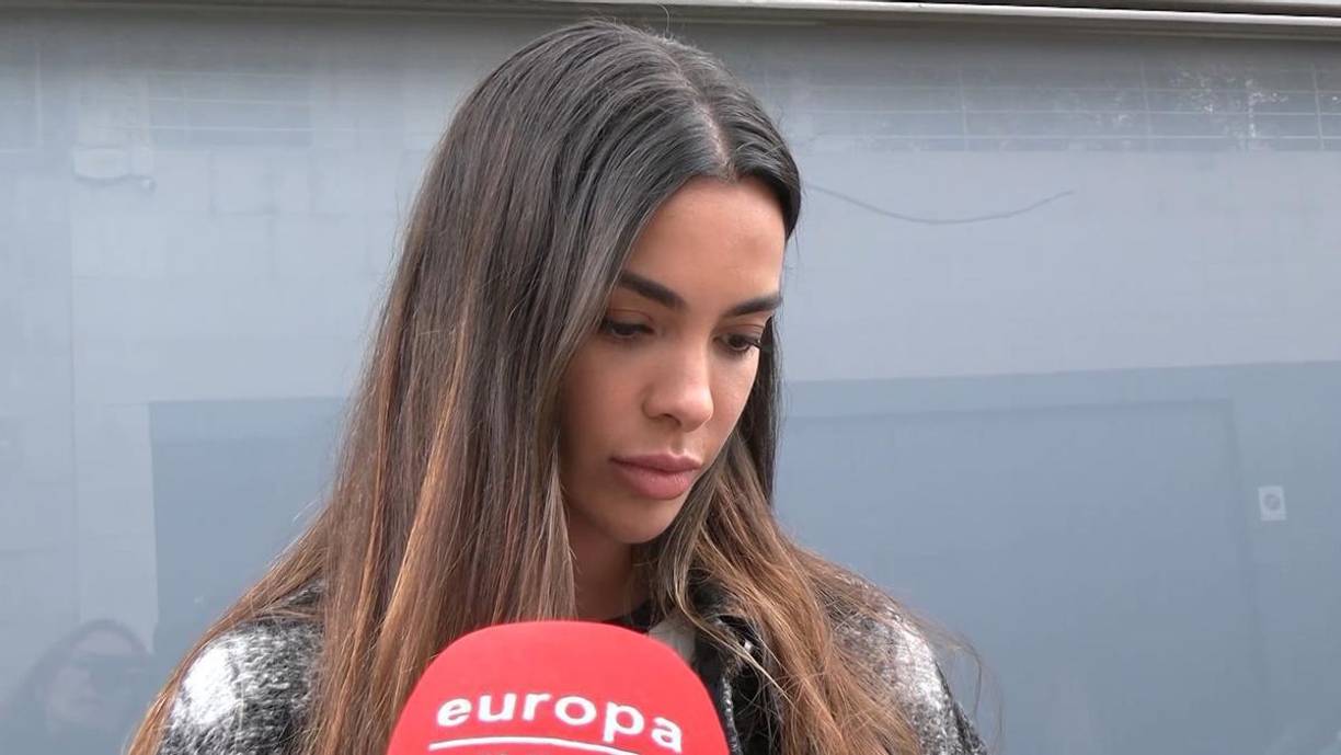 “No entiendo el morbo turbio de este país. Vaya falta de respeto más grande estáis teniendo. Superáis los límites continuamente con vuestra maldad creativa”, comenzó Sanz a través de sus ‘stories’ de Instagram.