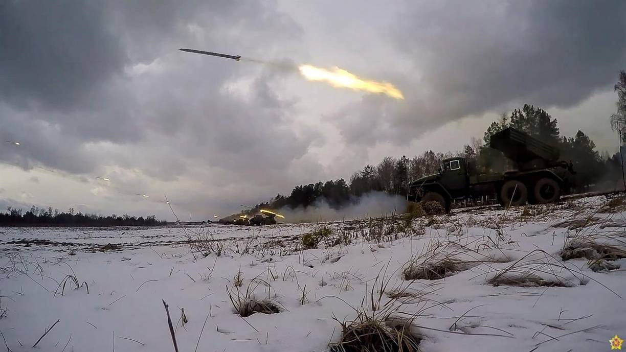 Las imágenes satelitales que muestran el masivo despliegue de las tropas rusas hacen saltar las alarmas en la OTAN