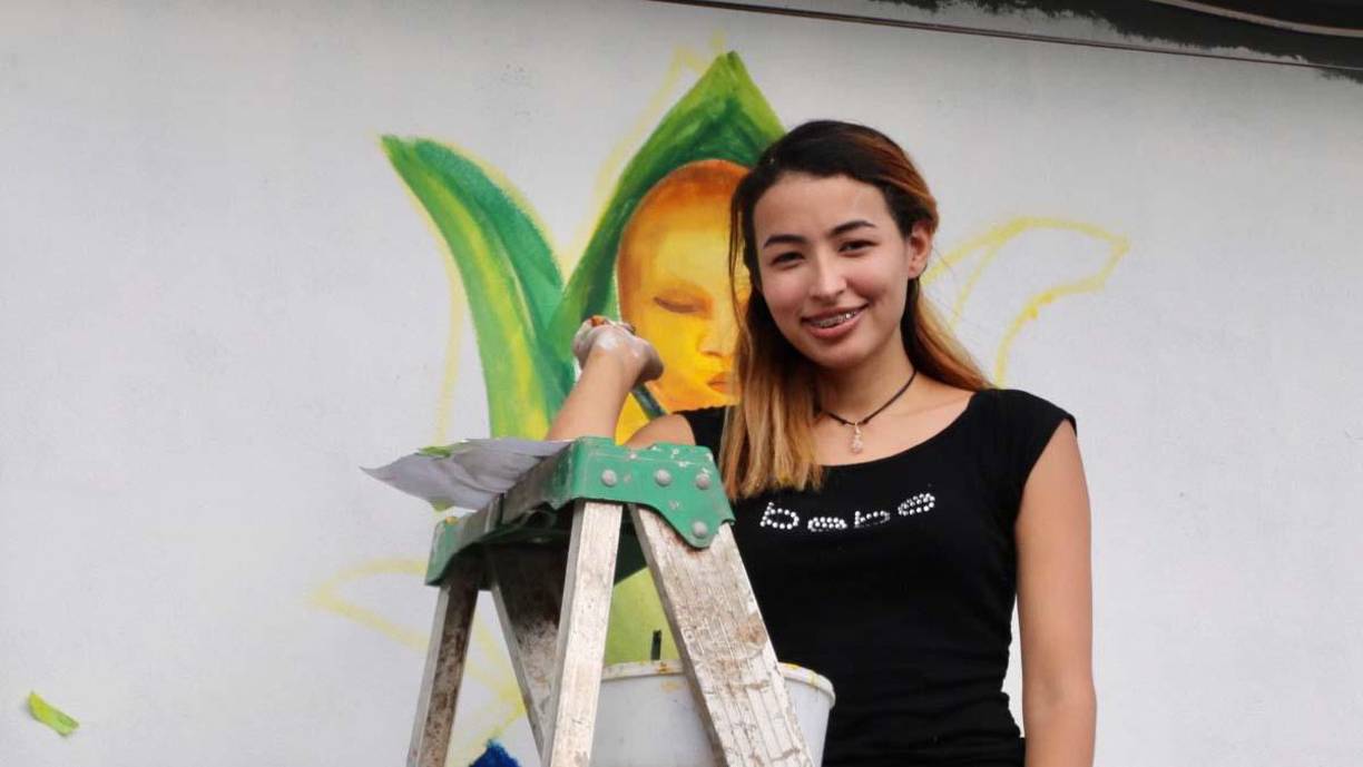  Desde que Dulce Nombre se vistió de color y arte, decenas de personas del occidente hacen el recorrido por el centro urbano y disfrutan de cada detalle retratado en los murales.