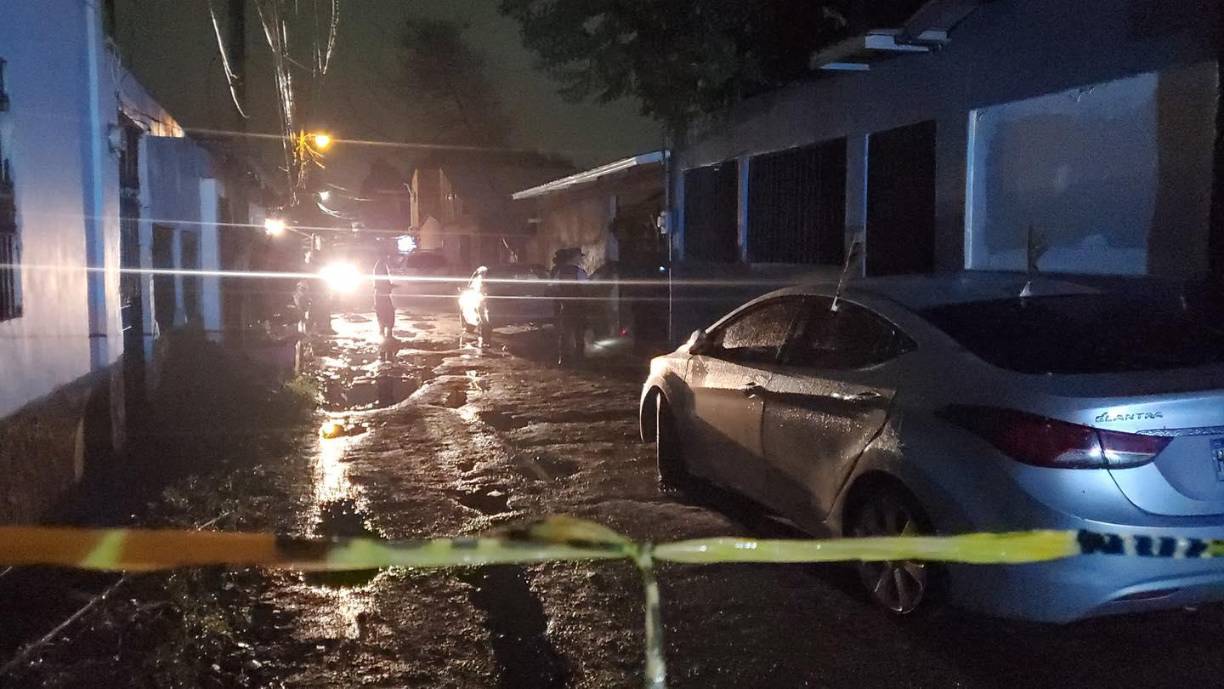 En este turismo Elantra se ganaba la vida Darwin Mejía.