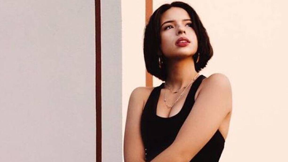 Ángela Aguilar está siendo duramente criticada en redes sociales por ser “una amiga hipócrita”, “lanzada”, “arribista”, entre otros adjetivos ofensivos, pues aseguran que ella, incluso, coqueteaba con Nodal desde que este era novio de Belinda. Fuente: Milenio