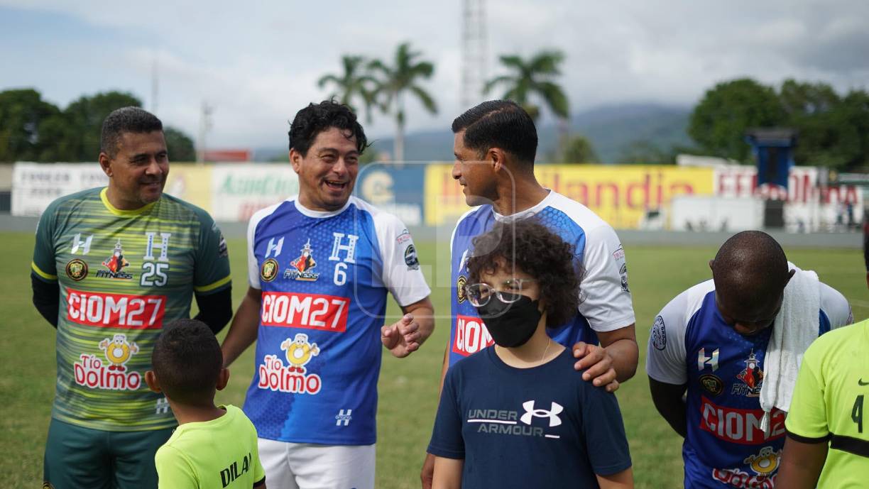 Henry Enamorado junto a Reinaldo Tilguath, Noel Valladares y Tyson Núñez.