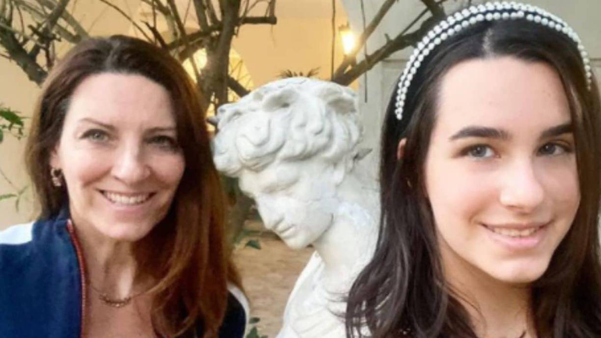 “Con gran dolor me despido del amor de mi vida. Adiós, Valentina Boscardin Mendes. Que Dios te reciba con los brazos abiertos. Hija mía, te amaré por siempre. Un ángel sube al cielo“, escribió su devastada madre en una publicación de Instagram.