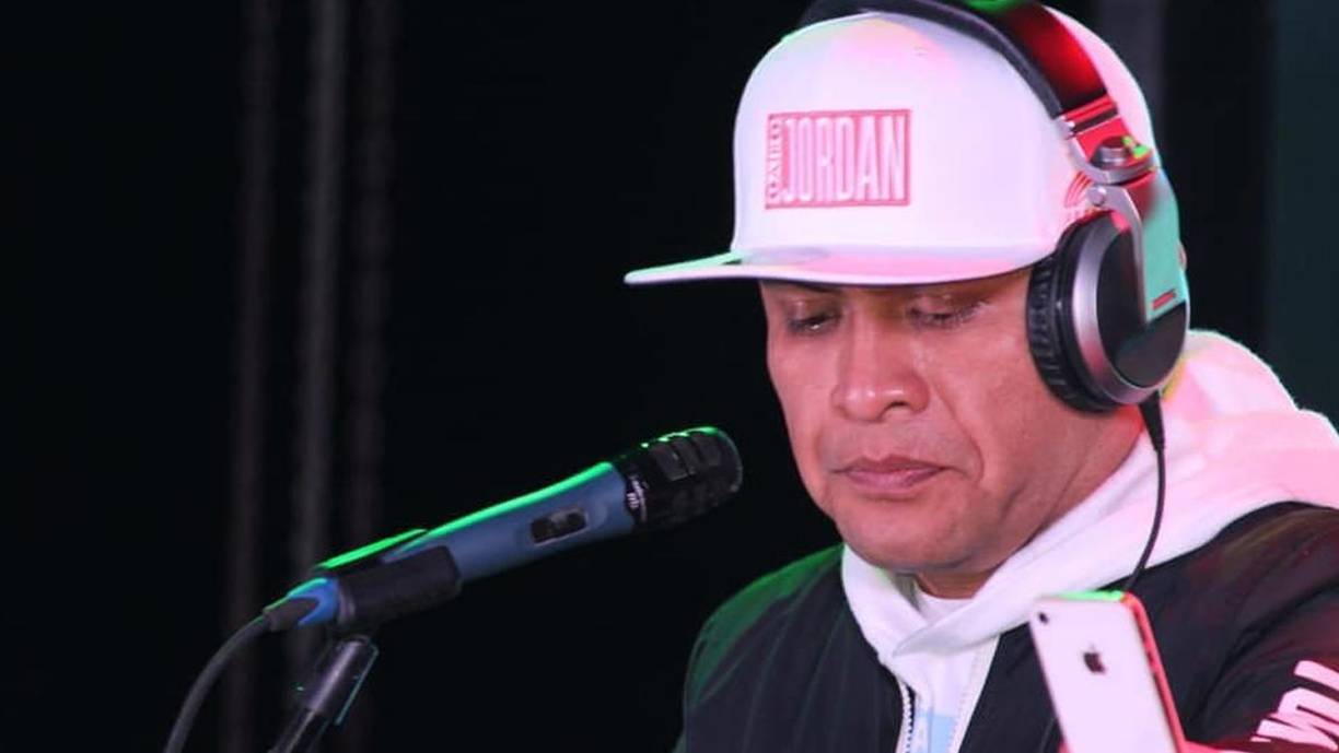 El conductor de “Las famosas del Rey Juan Manuel Quistian Lara” se presentó por última vez junto a su agrupación “Sonido Kiss” para brindar un homenaje a Jimmy Mamalón en la colonia de San Luis Unos, cerca de donde fue asesinado.