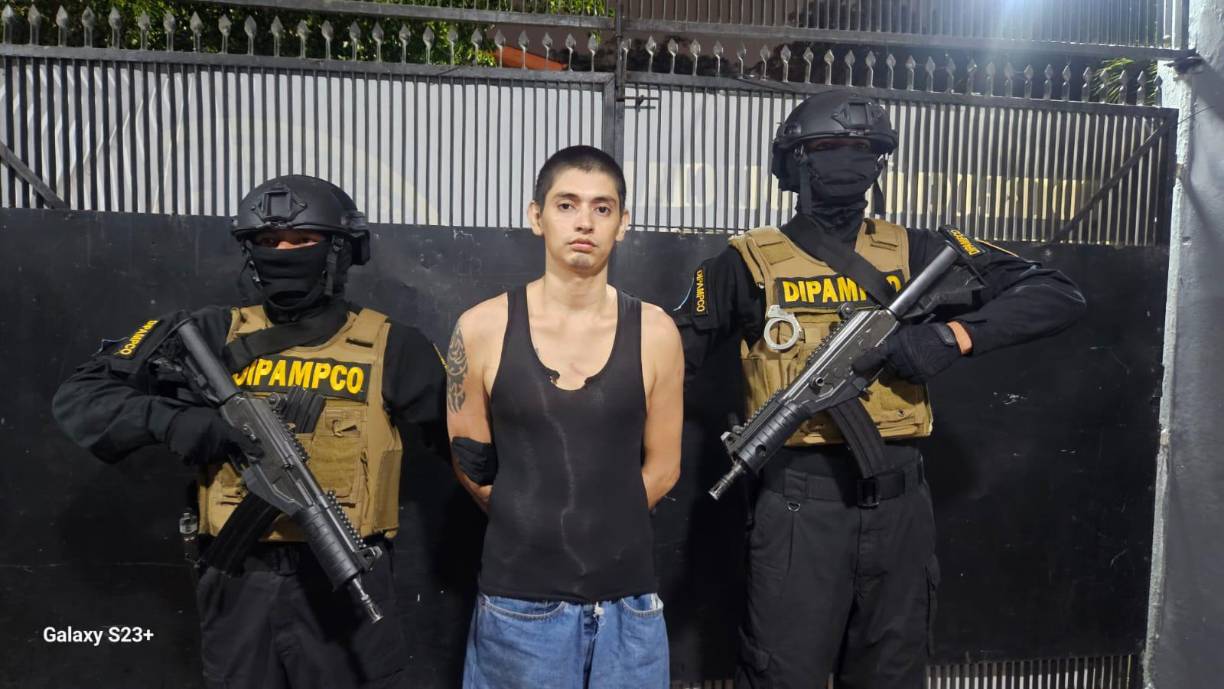 “El Memo” ya había sido detenido en noviembre del 2018 por los delitos de atentado, asociación Ilícita, posesión de drogas y portación ilegal de armas.