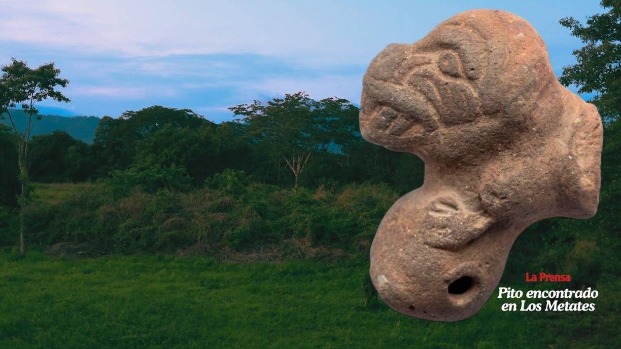 Esas pequeñas piezas se llaman: Pitos y ocarinas (pitos tienen un agujero y ocarinas dos o más agujeros) encontrados en el sitio los metates por trabajadores agrícolas y resguardados por personas “Guarda recursos culturales” de la ciudad de Quimistán. La colección es extraordinaria. 