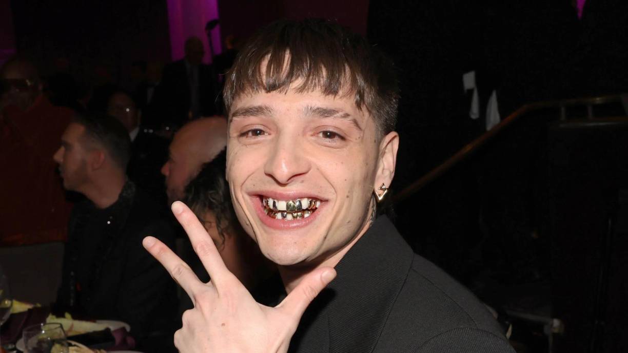 Manchester (Reino Unido), 10 nov (EFE).- El mexicano Peso Pluma se ha alzado este domingo como el mejor artista latino en la trigésima ceremonia de entrega de los premios europeos de MTV, los Europe Music Awards (EMAs), que ha tenido lugar desde el Co-Op Live de Manchester (Reino Unido).