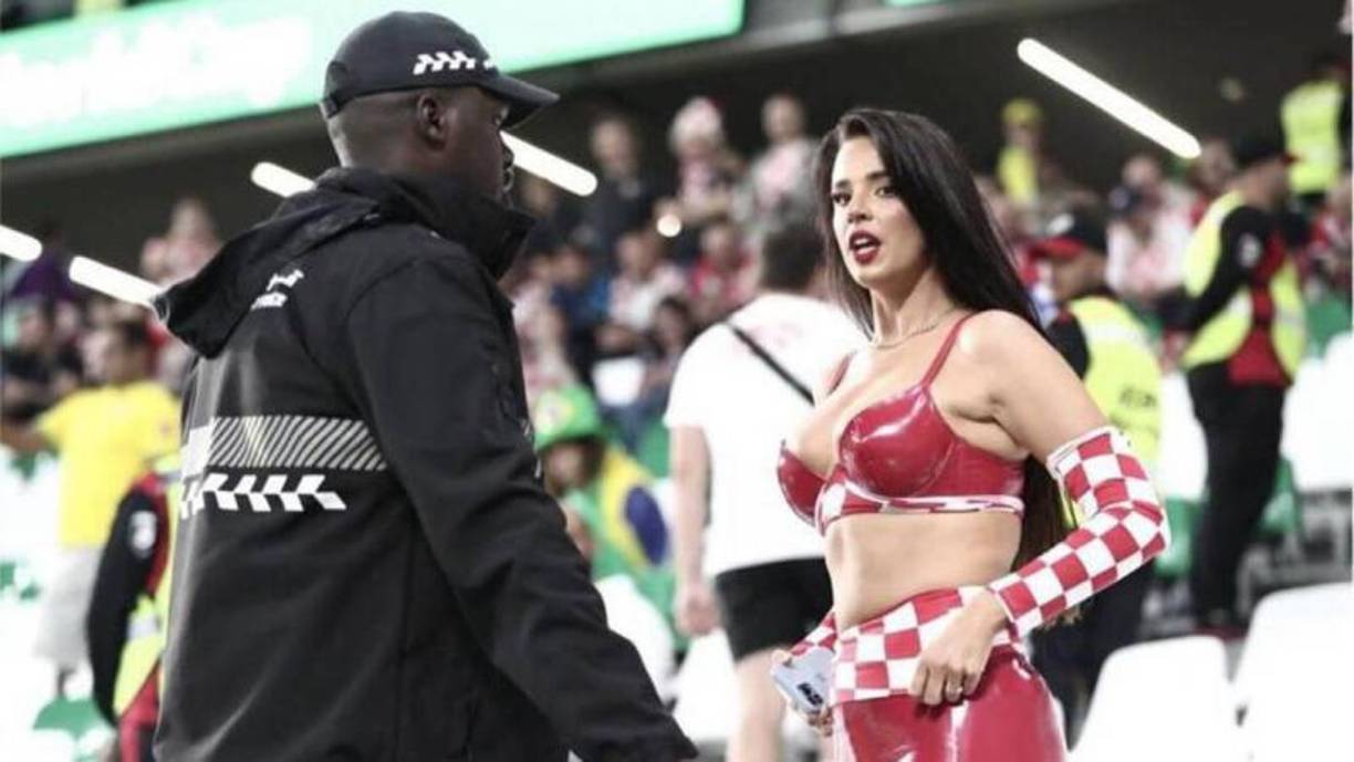 En el partido ante Brasil, no ha ido todo como la croata esperaba ya que se le observó dialogando con miembros de seguridad en el estadio Education City.