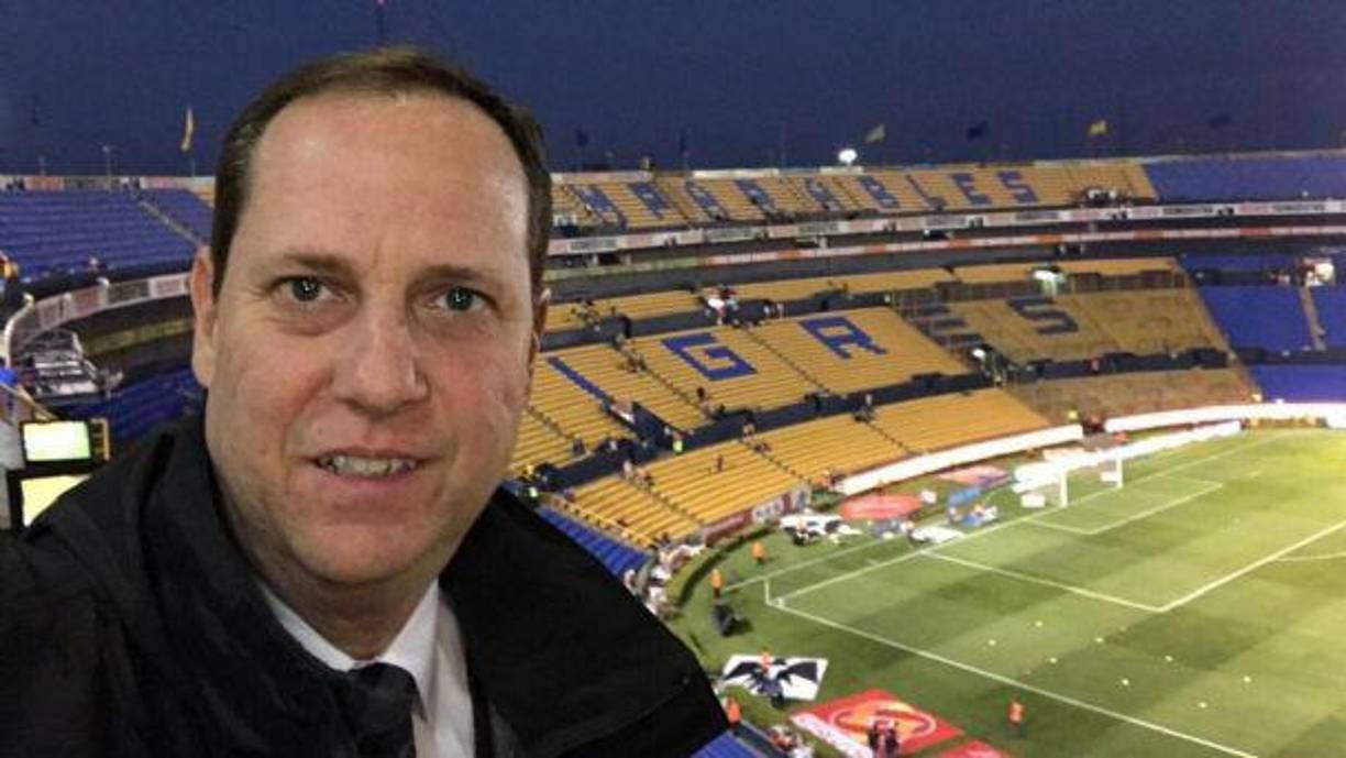 Paco Villa dio por terminado el cruce con Faitelson: “Buenas noches. Sueñen con los angelitos.”, finalizó.