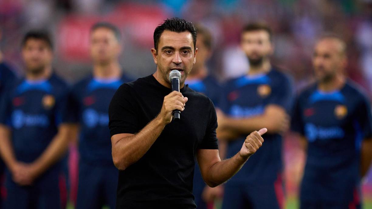 Xavi Hernández, entrenador del Barcelona, aseguró que “necesitamos dos jugadores por posición”. “Hemos hecho una gran temporada, le puse un notable hace unos días, pero nos tenemos que reforzar para luchar por todos los títulos y competir especialmente en Europa. Ahí debemos dar un paso adelante y necesitamos dos jugadores por posición, pero le hemos sacado mucho provecho a esta plantilla”.