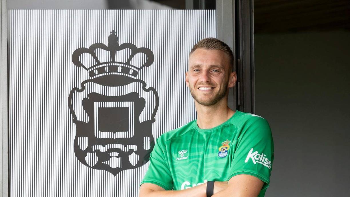 El meta neerlandés Jasper Cillessen, de 35 años, es nuevo jugador de Las Palma de la Liga de España.