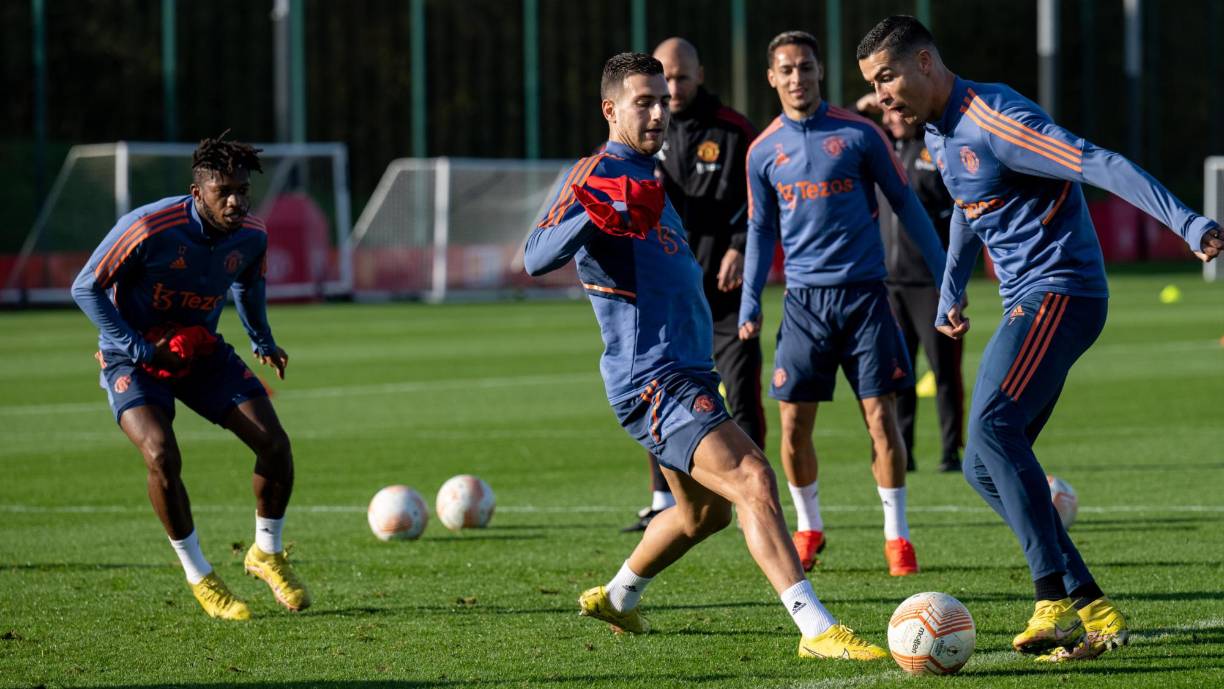 El astro portugués ha marcado dos goles, uno en la Europa League y otro en la Premier y compartió la sesión de entrenamiento con el resto de sus compañeros. 