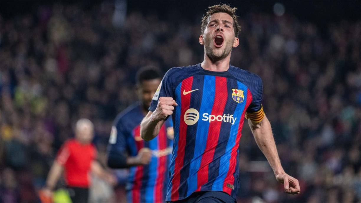 Sergi Roberto entraría como sustituto de Pedri, pero no se descarta que Kessié tome el puesto.