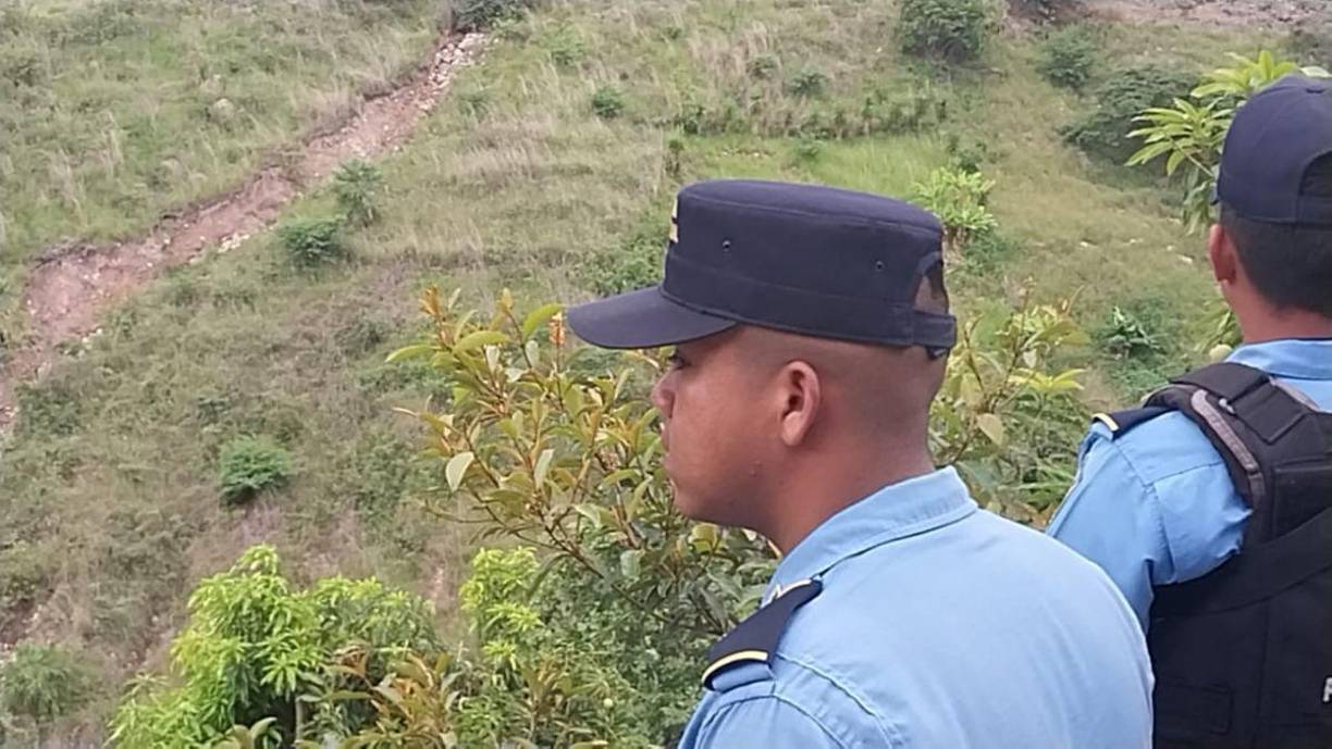 La Policía cree que estas no serían las únicas tres víctimas (el asesinado el jueves y los dos restos semienterados), sino que podrían hallar más en los próximos días.