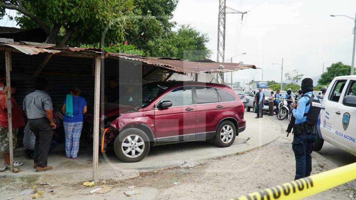 Sicarios con chalecos antibalas en una camioneta mataron a dos hombres en taller de San Pedro Sula