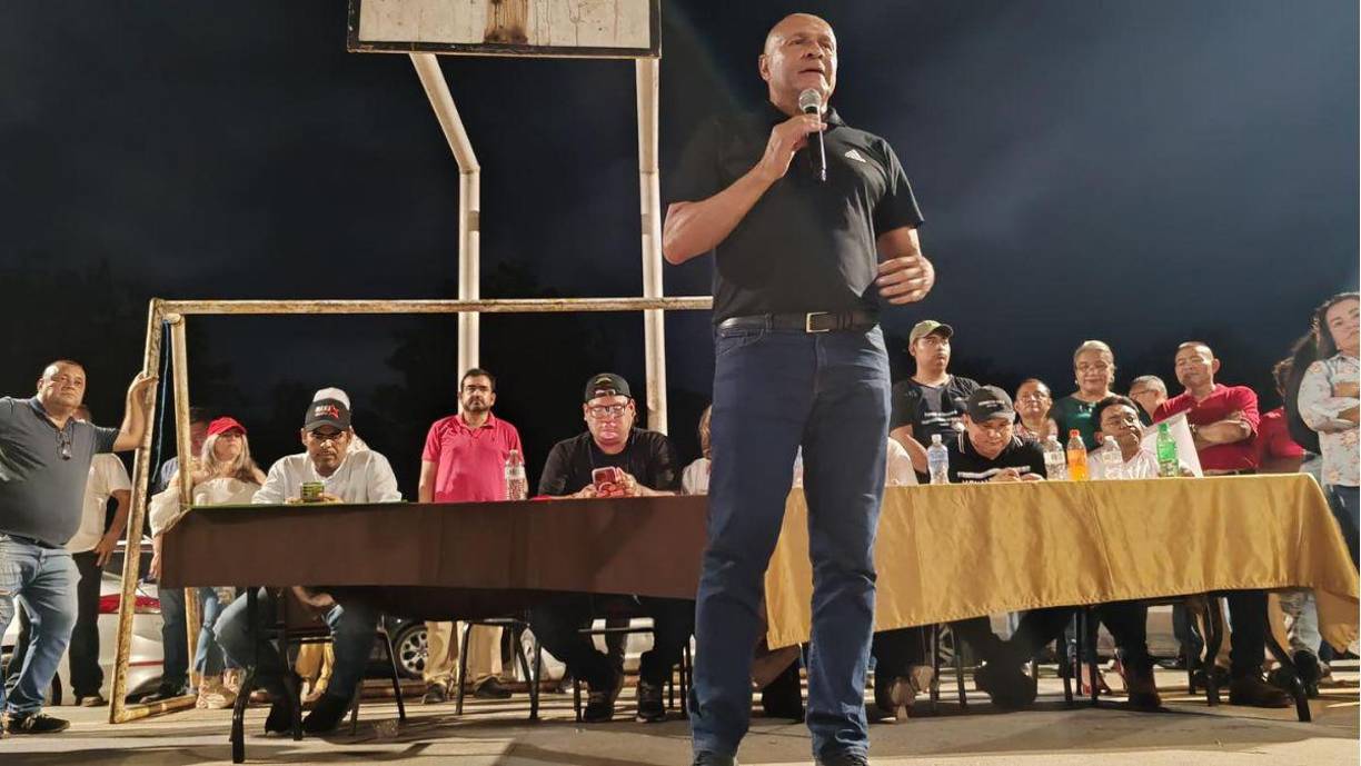 El exportero de la Selección Nacional de Honduras, Wilmer Cruz también busca repetir. “Con el M28 venceremos otra vez”, ha repetido en su página de Facebook. El ganó con 197,672 votos.